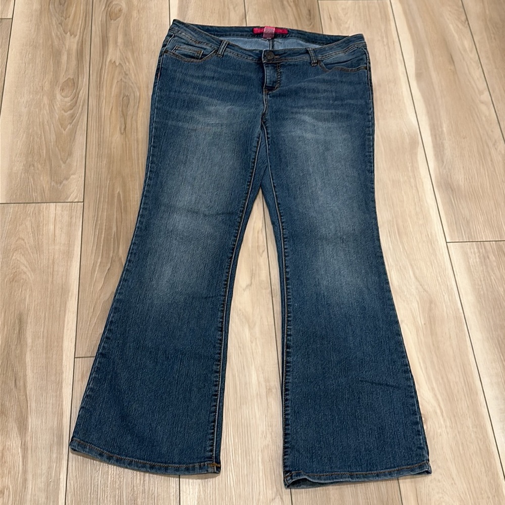 EUC Women’s Pure Energy Brand Size 14 Stretch Denim Flare Jeans